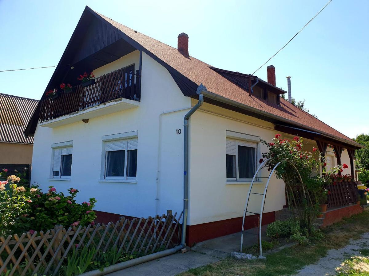 Sophie Apartment With Balcony Balatonberény Exterior photo
